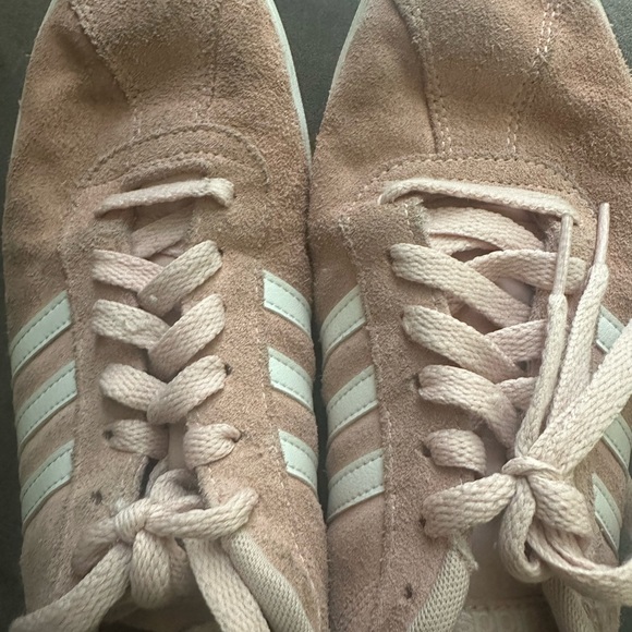 Pink Suede Women’s Size 10 Adidas shoes - Picture 6 of 7